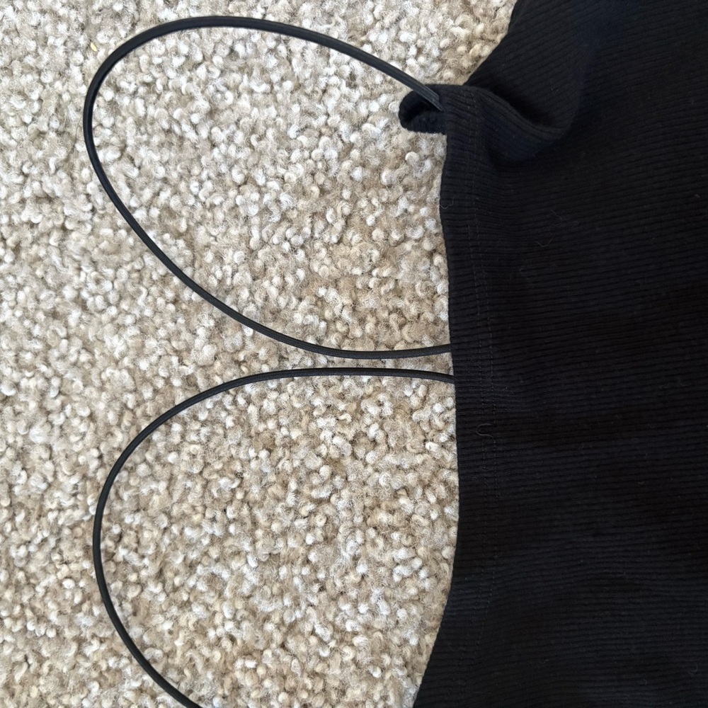 Divided Black Ribbed Crop Top - Picture 3 of 4